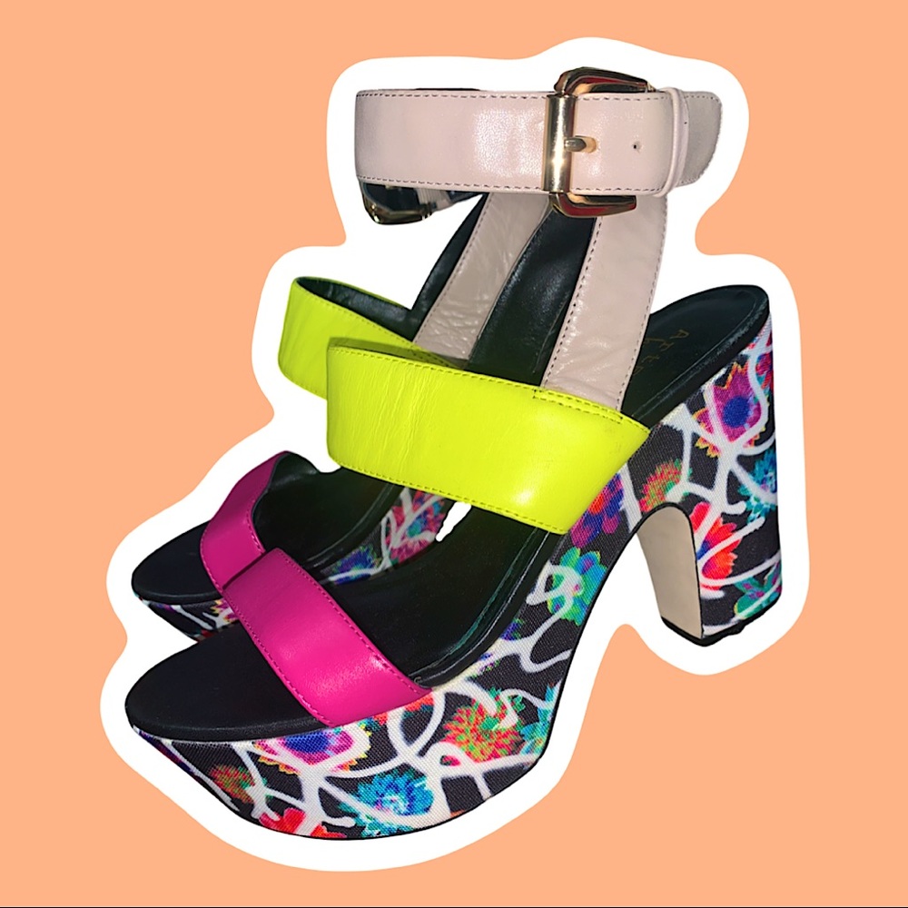 Adorable Pumps perfect for a night out! 😍 (Size 5.5) Only worn 4-5 Times!